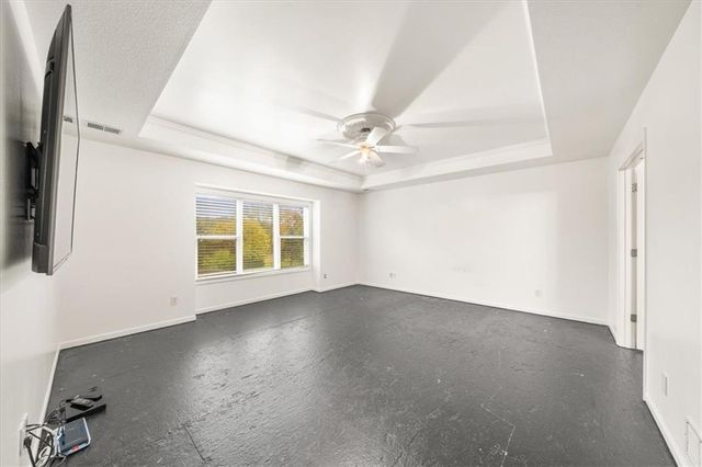 332 NE Parks Edge Drive, Lee's Summit, MO 64064