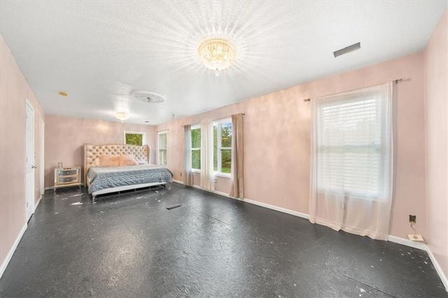 332 NE Parks Edge Drive, Lee's Summit, MO 64064