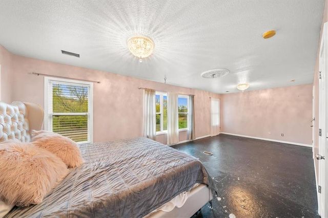 332 NE Parks Edge Drive, Lee's Summit, MO 64064