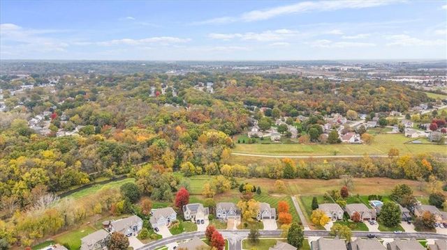 332 NE Parks Edge Drive, Lee's Summit, MO 64064