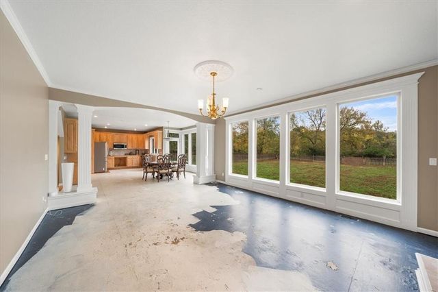 332 NE Parks Edge Drive, Lee's Summit, MO 64064