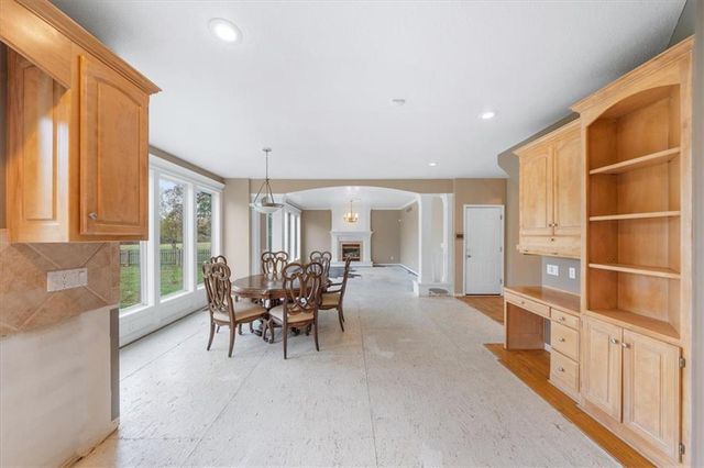 332 NE Parks Edge Drive, Lee's Summit, MO 64064
