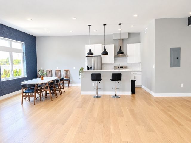 60 Cross St E 211, Somerville, MA 02145