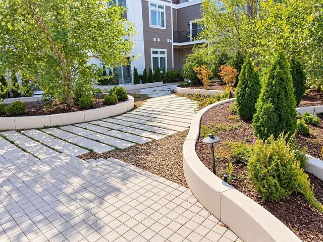 60 Cross St E 211, Somerville, MA 02145