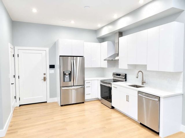 60 Cross St E 211, Somerville, MA 02145