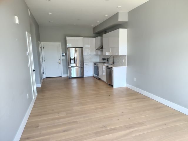 60 Cross St E 211, Somerville, MA 02145