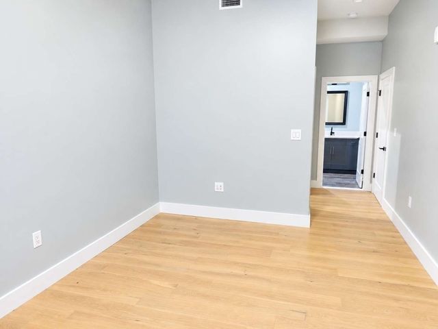 60 Cross St E 211, Somerville, MA 02145
