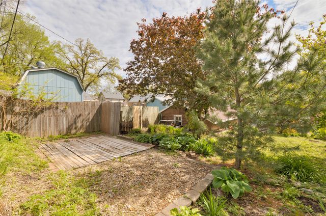 916 24th Street, Des Moines, IA 50312