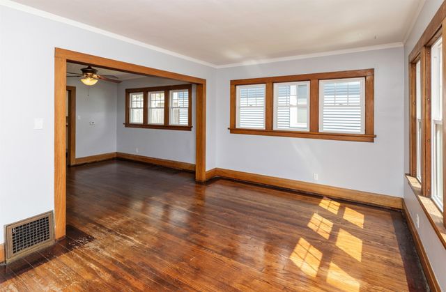 916 24th Street, Des Moines, IA 50312