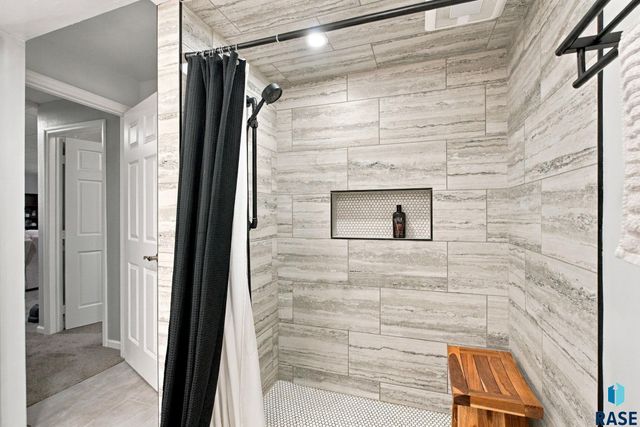 4405 S Laurel Oak Dr Drive, Sioux Falls, SD 57103