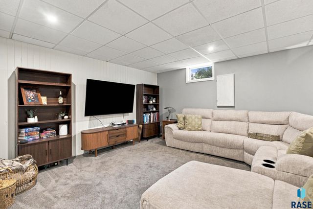 4405 S Laurel Oak Dr Drive, Sioux Falls, SD 57103