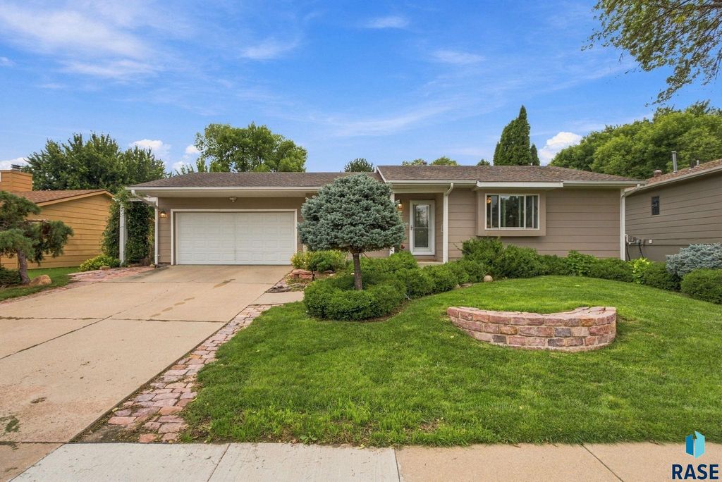 4405 S Laurel Oak Dr Drive, Sioux Falls, SD 57103