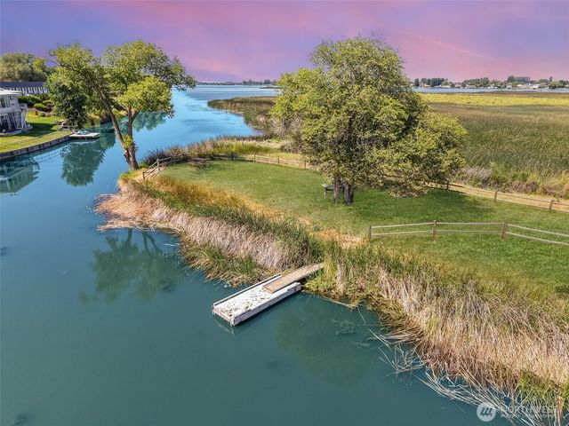 1300 W Marina Drive #33, Moses Lake, WA 98837