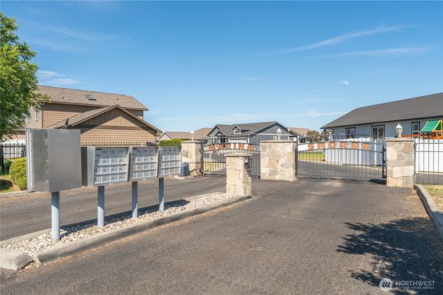 1300 W Marina Drive #33, Moses Lake, WA 98837
