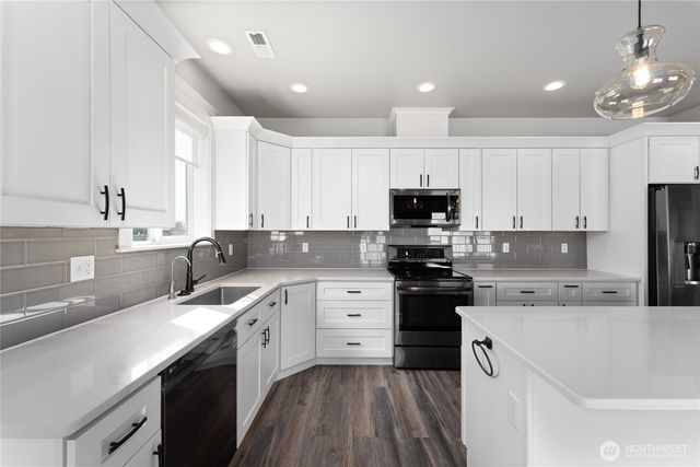 1300 W Marina Drive #33, Moses Lake, WA 98837