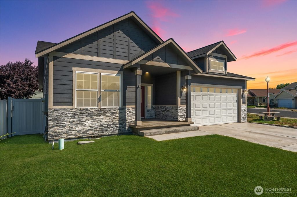 1300 W Marina Drive #33, Moses Lake, WA 98837