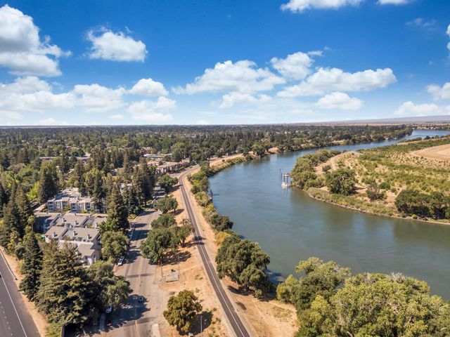 5720 Riverside Blvd, Sacramento, CA 95822