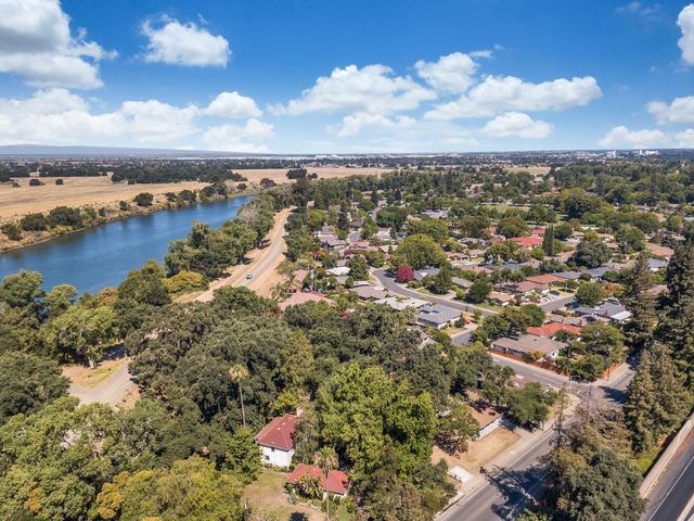 5720 Riverside Blvd, Sacramento, CA 95822