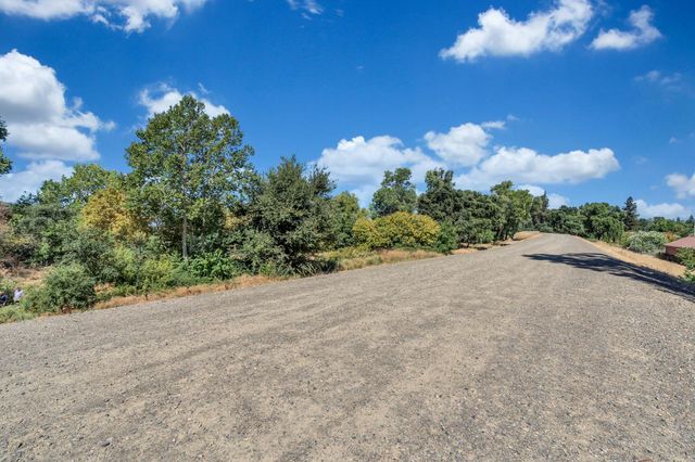 5720 Riverside Blvd, Sacramento, CA 95822