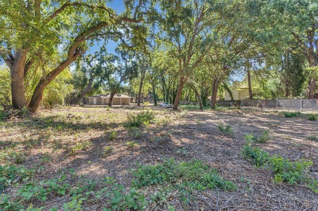 5720 Riverside Blvd, Sacramento, CA 95822