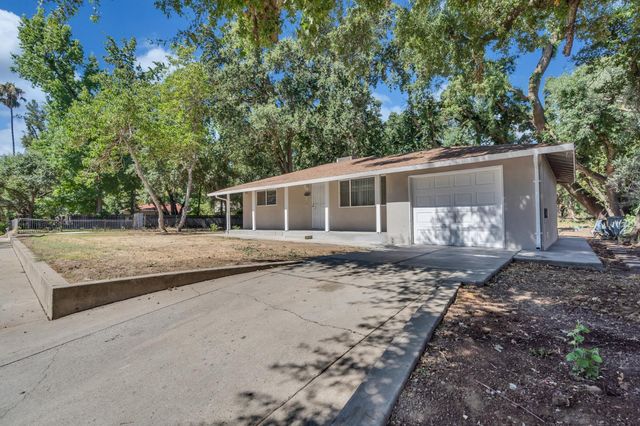 5720 Riverside Blvd, Sacramento, CA 95822