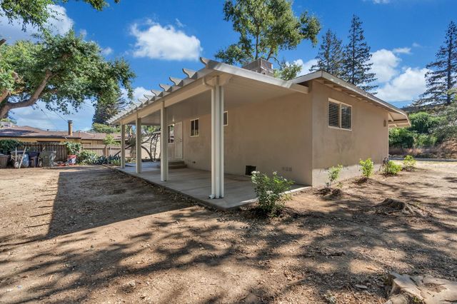 5720 Riverside Blvd, Sacramento, CA 95822