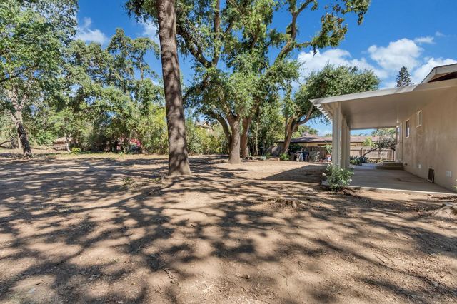 5720 Riverside Blvd, Sacramento, CA 95822