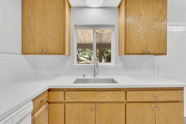 5720 Riverside Blvd, Sacramento, CA 95822