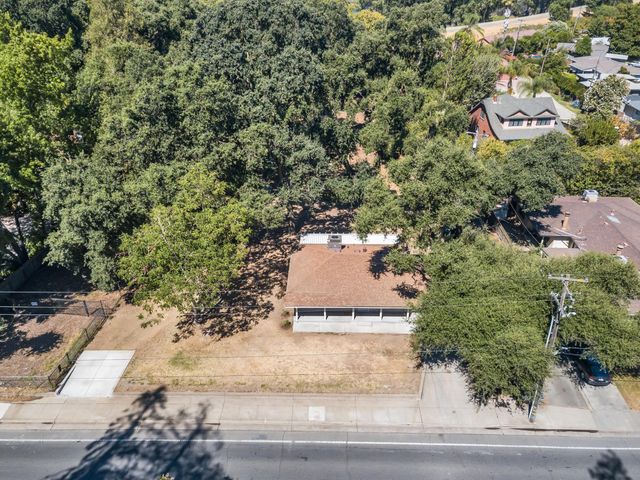 5720 Riverside Blvd, Sacramento, CA 95822