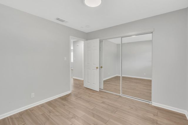 5720 Riverside Blvd, Sacramento, CA 95822