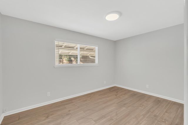 5720 Riverside Blvd, Sacramento, CA 95822