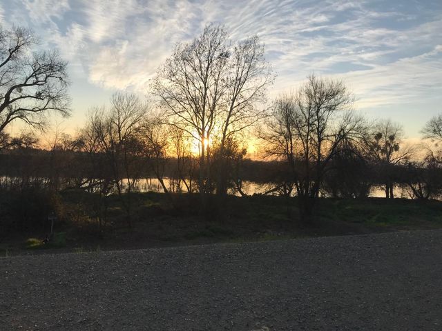 5720 Riverside Blvd, Sacramento, CA 95822