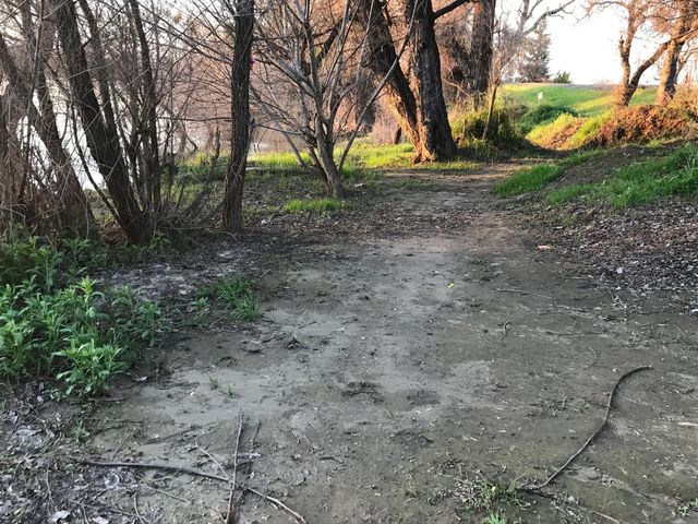 5720 Riverside Blvd, Sacramento, CA 95822