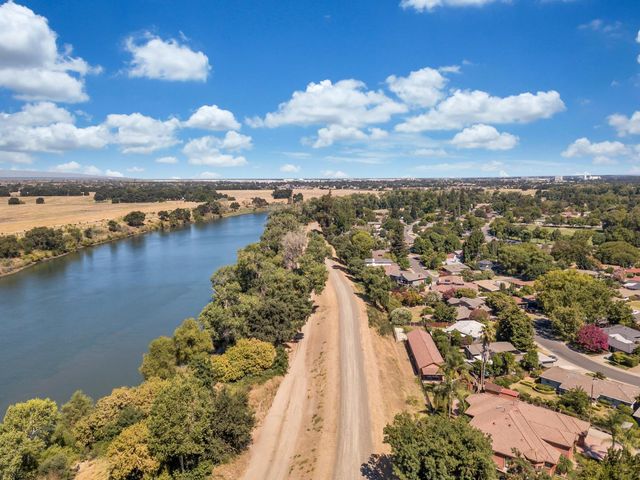 5720 Riverside Blvd, Sacramento, CA 95822