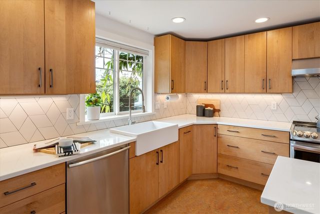 7264 27th Avenue NE, Seattle, WA 98115