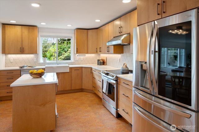 7264 27th Avenue NE, Seattle, WA 98115