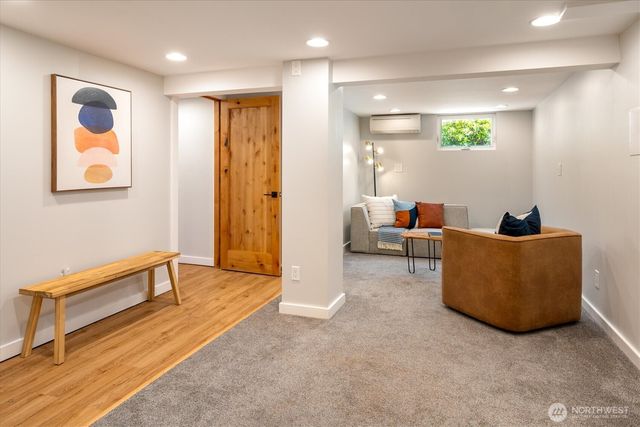 7264 27th Avenue NE, Seattle, WA 98115