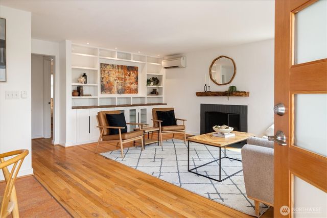 7264 27th Avenue NE, Seattle, WA 98115