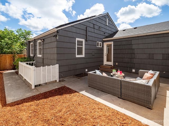 7264 27th Avenue NE, Seattle, WA 98115