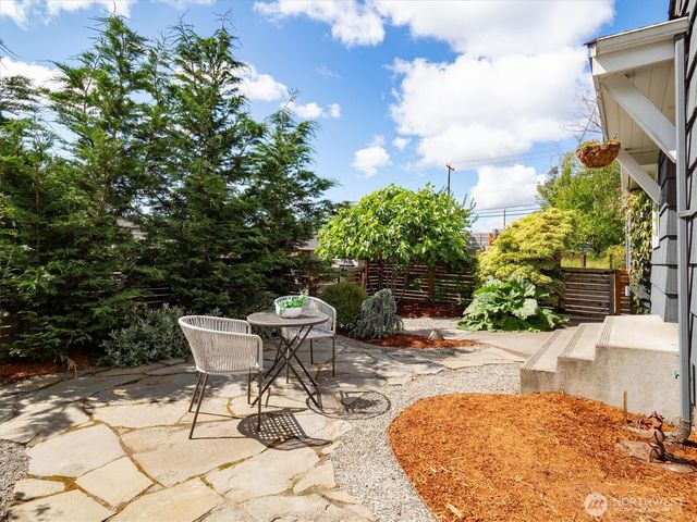 7264 27th Avenue NE, Seattle, WA 98115