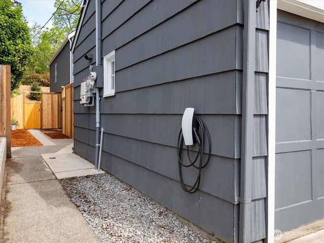 7264 27th Avenue NE, Seattle, WA 98115