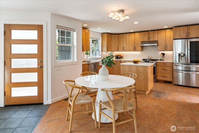 7264 27th Avenue NE, Seattle, WA 98115