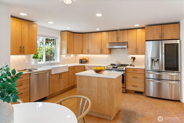 7264 27th Avenue NE, Seattle, WA 98115