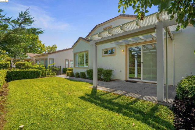 1711 Kent Dr, Brentwood, CA 94513