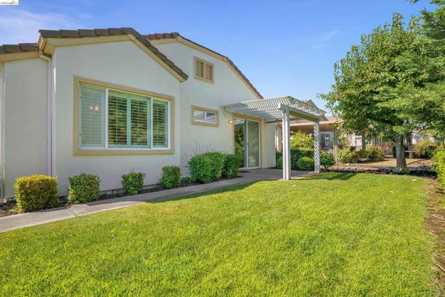 1711 Kent Dr, Brentwood, CA 94513