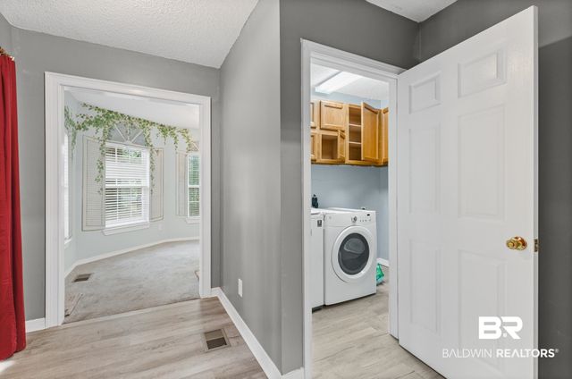 8675 N HUNTERS POINTE Drive, Theodore, AL 36582
