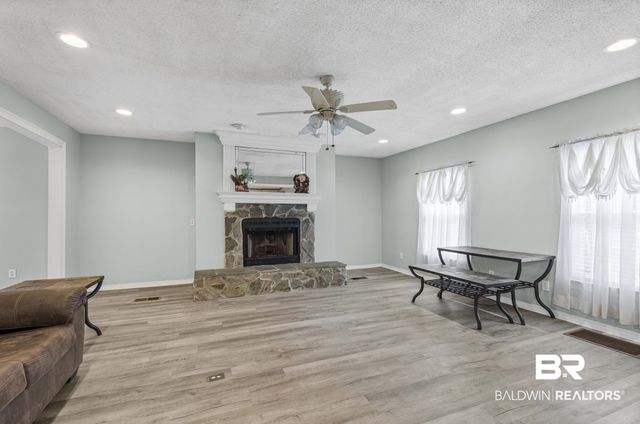 8675 N HUNTERS POINTE Drive, Theodore, AL 36582