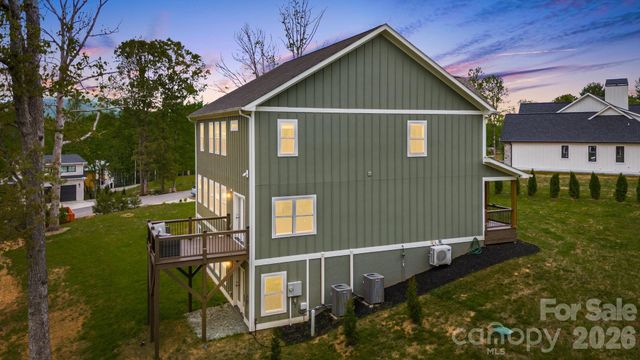 17 Baxter Woods Lane, Candler, NC 28715