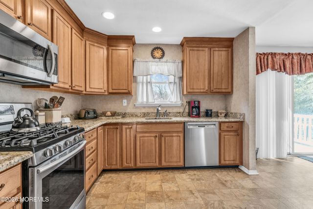 41 W Connecticut Concourse, Jackson, NJ 08527