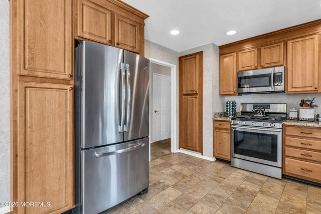 41 W Connecticut Concourse, Jackson, NJ 08527